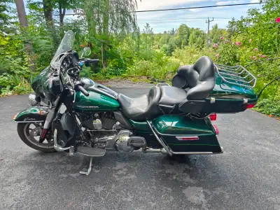 2016 Harley-Davidson Ultra Limited FLHTK in hard-to-find Jade Green. Comfortable, powerful touring b...