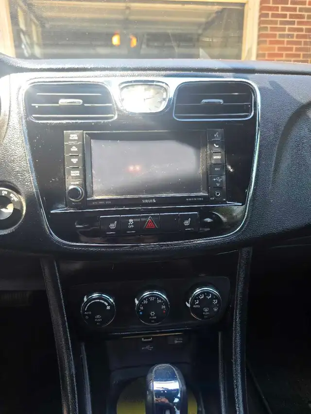 2012 Chrysler 200495867896896563208