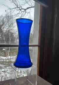 COBALT BLUE GLASS VASE● VINTAGE  in Arts & Collectibles in City of Toronto