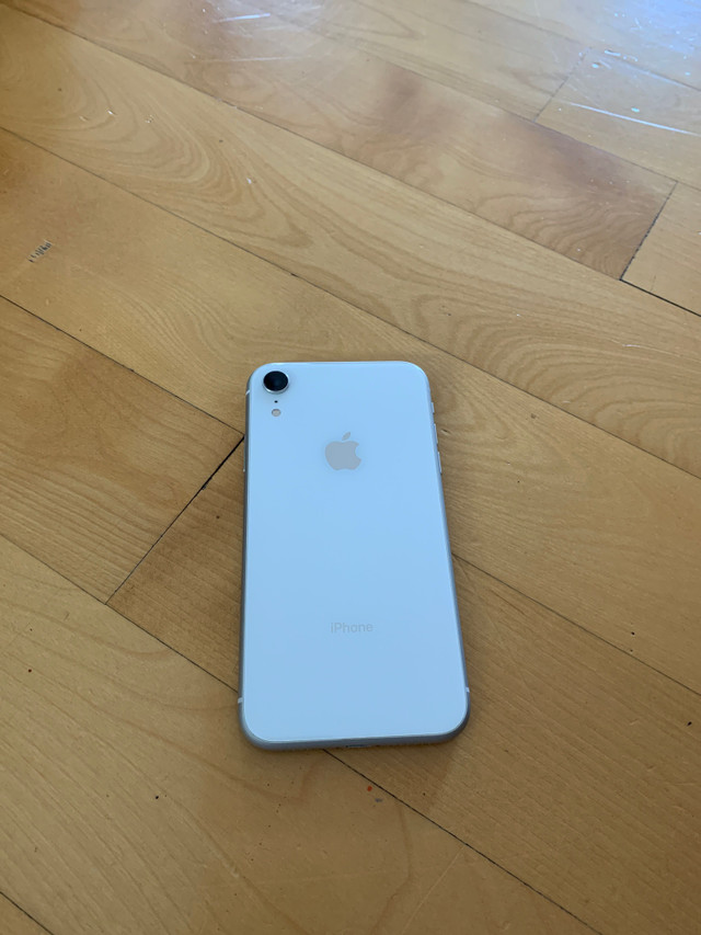 Iphone XR blanc 128 GB dans Téléphones cellulaires  à Saint-Jean-sur-Richelieu