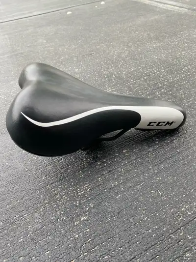 CCM bicycle seat for sale. In pretty good conditions.