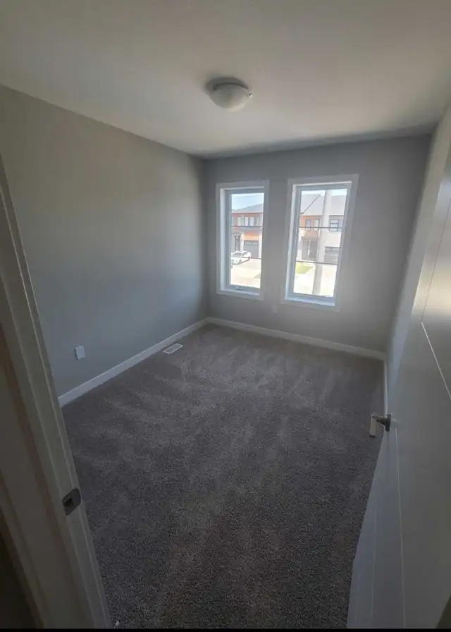 Rooms  for rent near Conestoga college in Long Term Rentals in Kitchener / Waterloo - Image 9