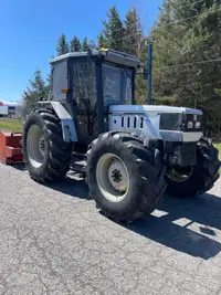 Agco White Tractor 4x4 with Blower
