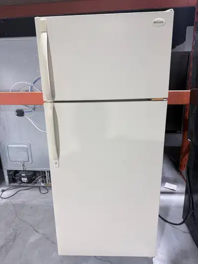 Réfrigérateur 28po blanc | FRT16NRED6 - Frigidaire *** USAGÉ ***, View more
