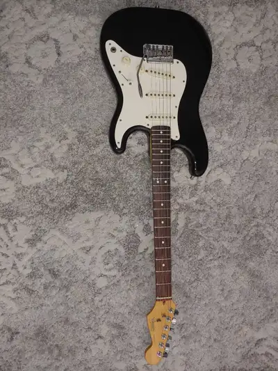 Virtually unplayed, mint condition 1983 Fender Stratocaster. Zero wear and Zero damage. Plays and so...