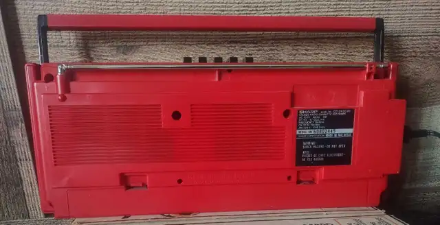SHARP STEREO RADIO CASSETTE RECORDER QT-242 WORKS  in General Electronics in Oshawa / Durham Region - Image 3