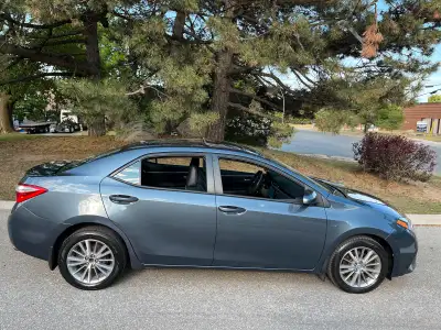 1 LOCAL FEMALE OWNER - NON SMOKER! 2014 TOYOTA COROLLA "TECHNOLOGY" PACKAGE - FULLY EQUIPPED INCLUDI...
