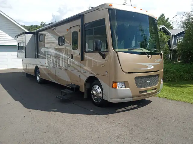 Motorisé clase A Winnebago Itasca Sunstar 35F 2012 in RVs & Motorhomes in Sherbrooke - Image 5