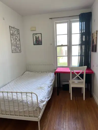 ️ Prime Location: • 1-minute walk to FreshCo, Dollarama, Canadian Tire, and local shops • 5 minutes...