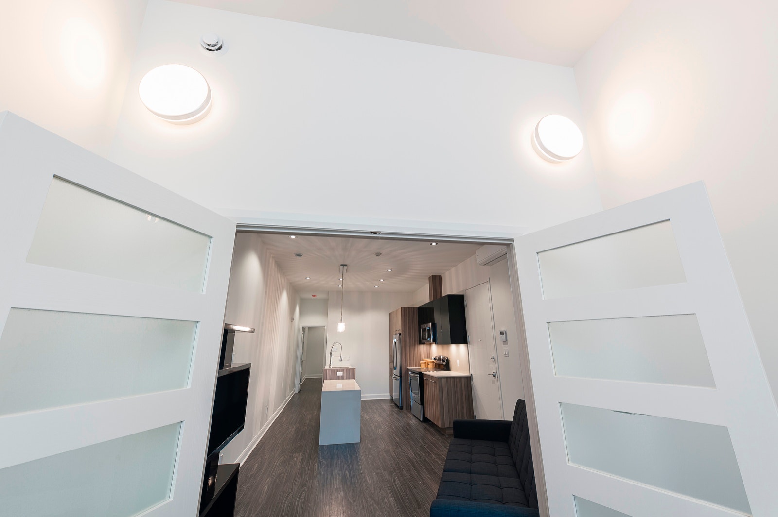 Furnished, All-included 2 bedroom Apartment Downtown! — photo 3