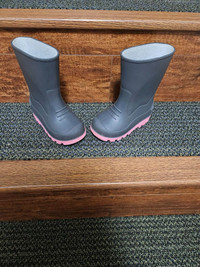 Rubber boots toddler size 6