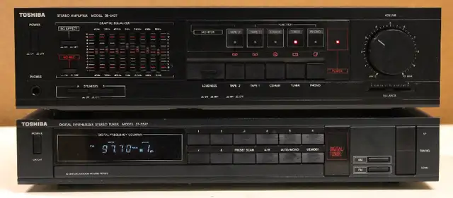 Vintage Toshiba Amp / Tuner Set in Stereo Systems & Home Theatre in St. Catharines - Image 2