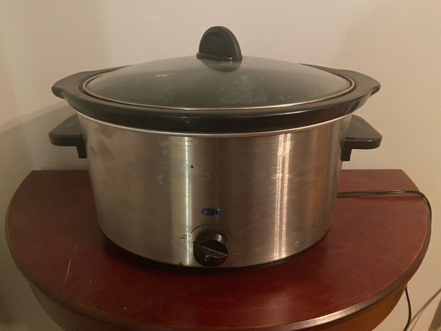 Slow Cooker For Sale in Microwaves & Cookers in Ottawa