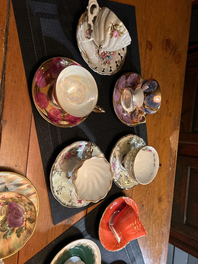 Tea set - tasses et soucoupes dans Vaisselle et articles de cuisine  à Ville de Montréal - Image 2