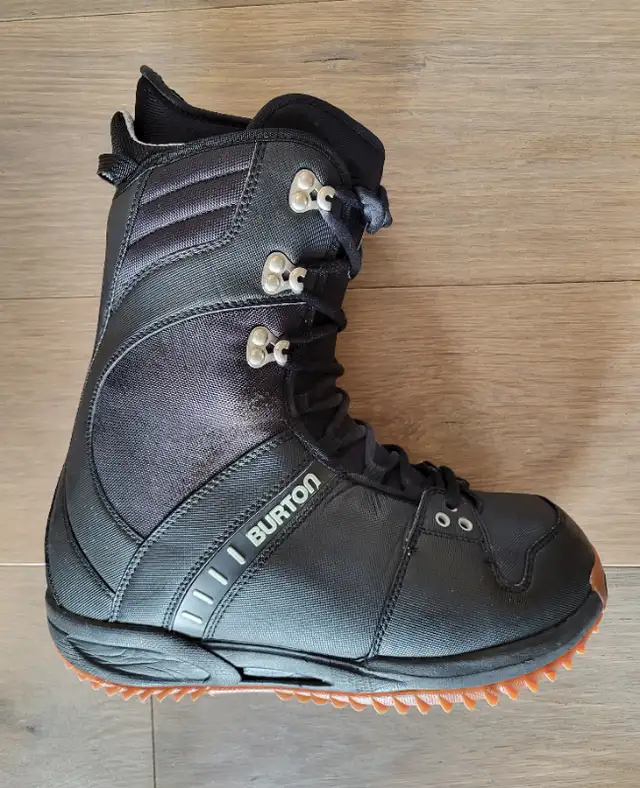 Burton snowboard, bindings and boots package in Snowboard in Red Deer - Image 8