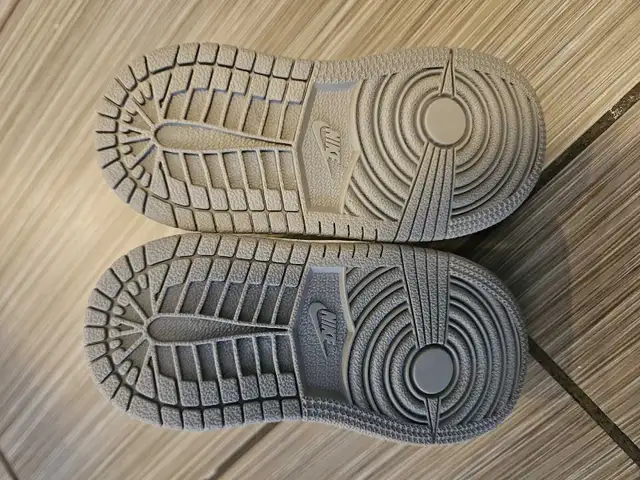 Jordan toddler shoes size 6 bnib in Clothing - 2T in Calgary - Image 6