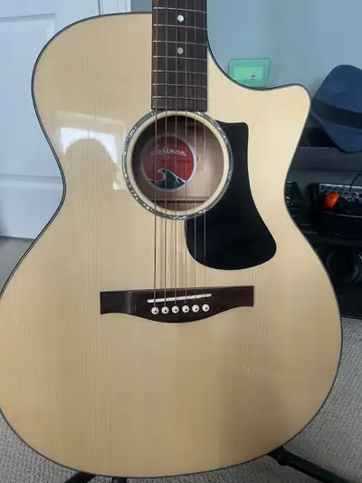 Eastman pch3 GACE in perfect condition. Solid spruce top, flame maple back and sides. Preamp with to...