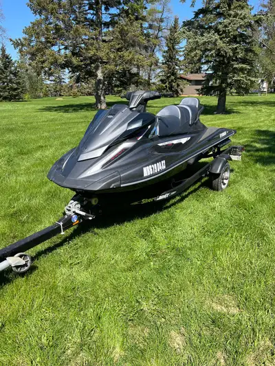 Selling my 2017 Yamaha Waverunner VX Cruiser HO. Bought new in 2019, This machine is in excellent co...
