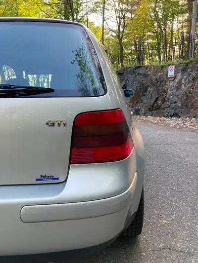 Unique Mk4 gti 2000 importation 4 portes d origine .Euro Probablement la seule au Québec . Conduite...