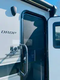 2018 Winnebago Minnie Drop Hybrid Trailer