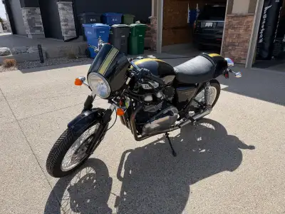 Excellent condition. Only 5835 kms. Recently safetied and inspected.