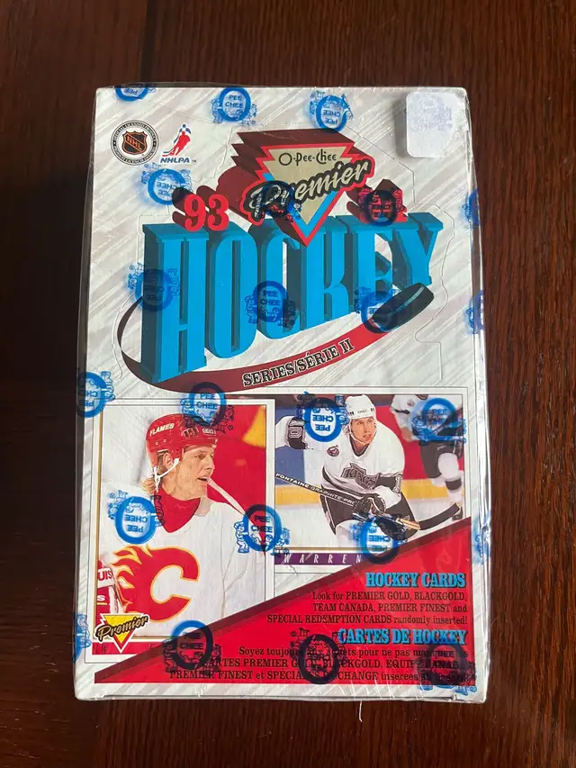 hockey cards 90s in Arts & Collectibles in London - Image 3