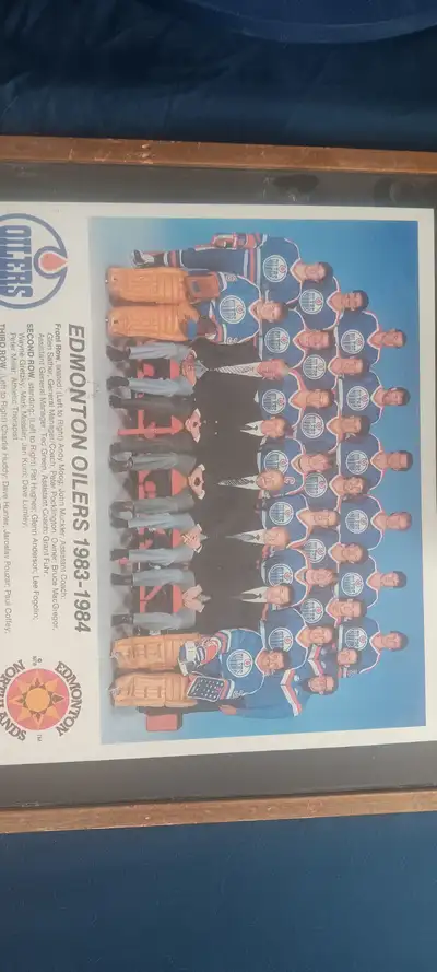 EDMONTON OILERS 1983 84 TEAM 10x12 PHOTO FOR SEASON TICKET HOLDE, View more