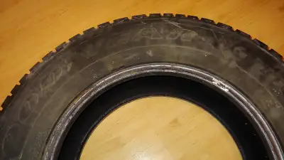 235/65 R16 Goodyear winter tire set, with 5-6mm thread left (see 2nd picture).
