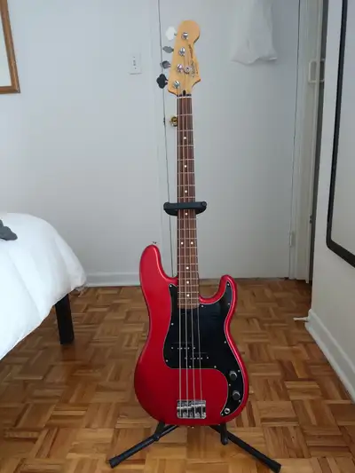 Fender Precision Bass 60e Anniversaire – MIM, View more