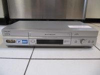 Sony Model SLV-N750 Commercial SkipVideo Cassette Recorder XCond