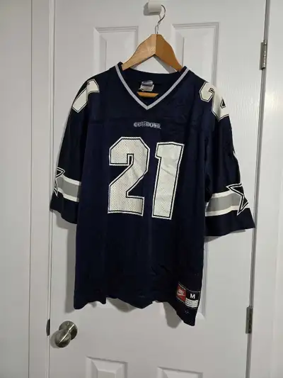 In very good condition size M.