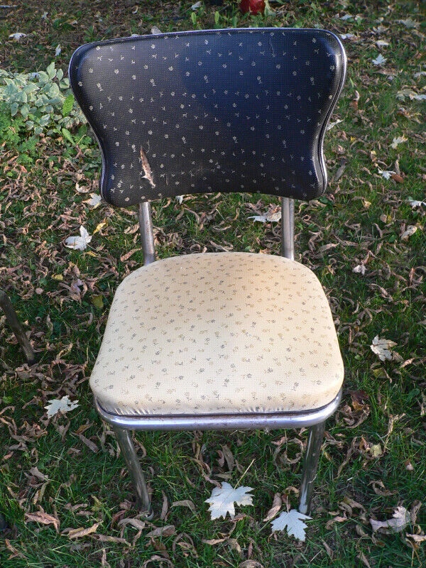 plusieurs chaise vintage a différent prix dans Art et objets de collection  à Lanaudière - Image 3