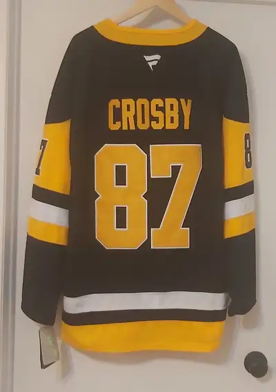 Pittsburgh Penguins Sidney Crosby Jersey Extra Large $70 Firm, View more