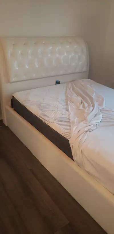 ENSEMBLE MEUBLES ET ÉLECTROS D'APPARTEMENT À VENDRE à prix cassé, TU PEUX VENIR CHERCHER À PARTIR DU...