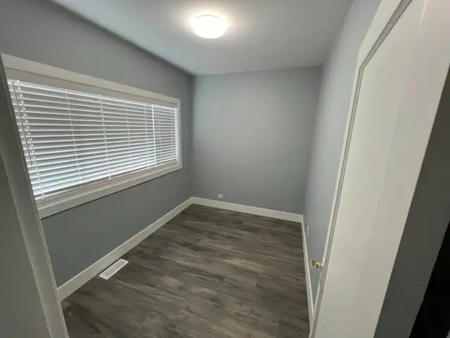 Renovated 4 BR/2B Entire House DT Vernon in Long Term Rentals in Vernon - Image 5