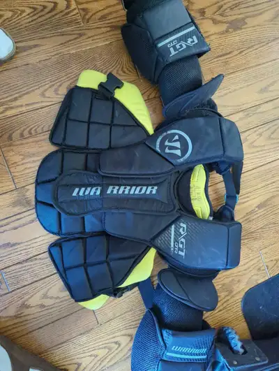 Warrior Jr L/XL chest protector, View more