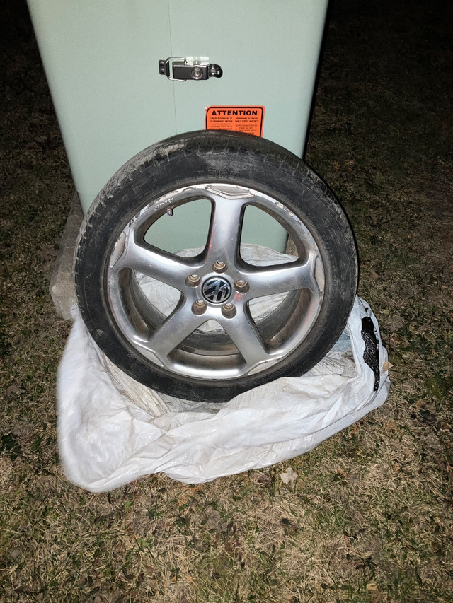 Volkswagen 17" wheels dans Pneus et jantes  à Longueuil/Rive Sud