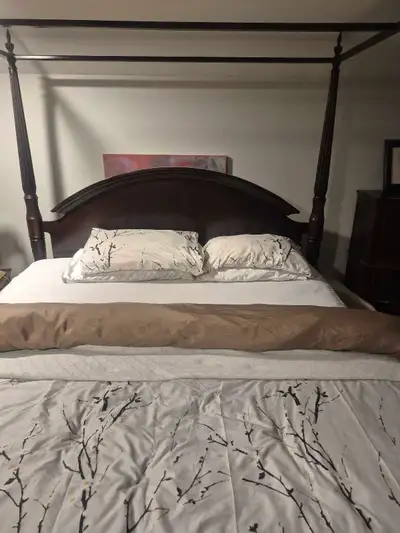King Size Bombay Poster Bed , View more