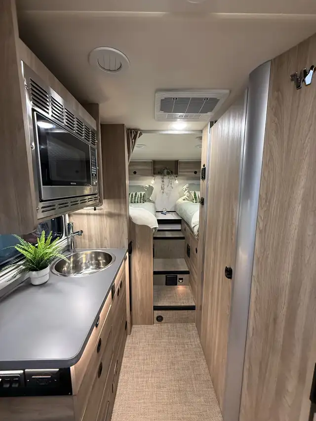 2025 WINNEBAGO EKKO 23B  AWD (4x4) Mercedes-Benz Sprinter Diésel in RVs & Motorhomes in Shawinigan - Image 7