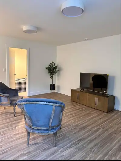 $2,000/mo – Bright, Modern 2BR/1BA Basement Suite in Willoughby