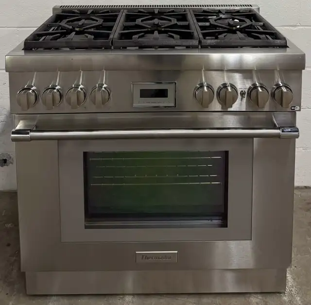 SALE! Less than a year Gas Stove 36” inch  “THERMADOR”  in Stoves, Ovens & Ranges in City of Toronto - Image 2