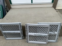 Safety gates - for children/dogs