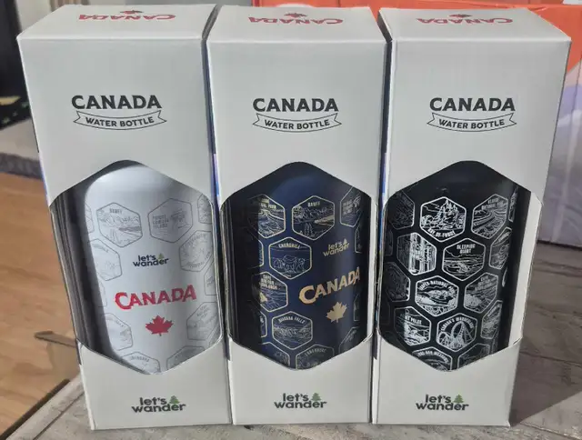 Let's Wander Canada Water Bottle in Kitchen & Dining Wares in Mississauga / Peel Region - Image 7