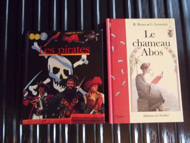 LOT DE LIVRES LE CHAMEAU ABOS ET SUR LES PIRATES GALLIMARD dans Livres jeunesse et ados  à Longueuil/Rive Sud