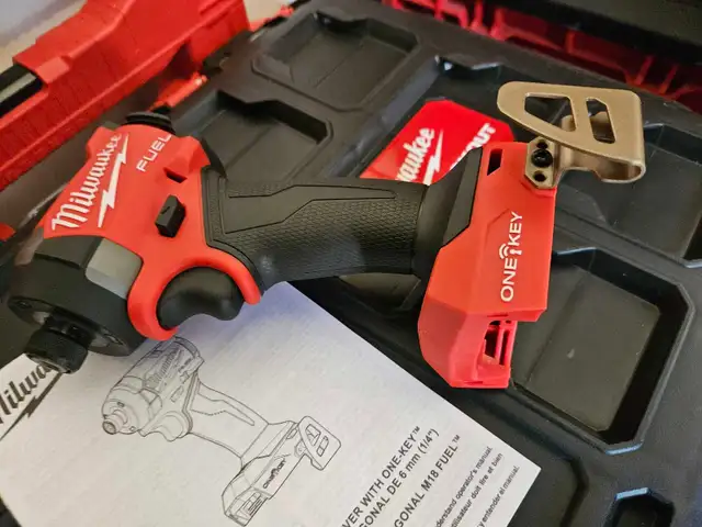Milwaukee M18 Fuel 1/4" Hex Impact Driver ONEKEY in Power Tools in Ottawa - Image 5