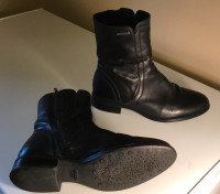 Ladies leather boot size 37