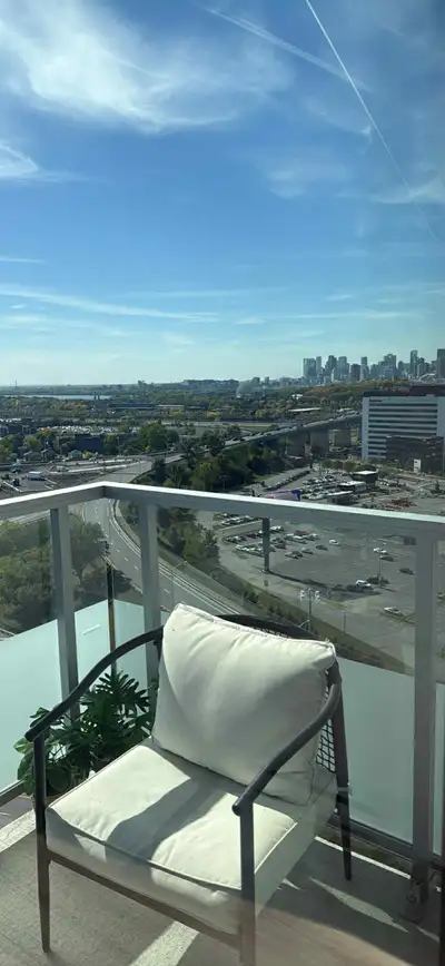 300 place Charles Lemoyne, Longueuil, J4K 0C2 À louer/ Cession de bail, disponible dès maintenant -...