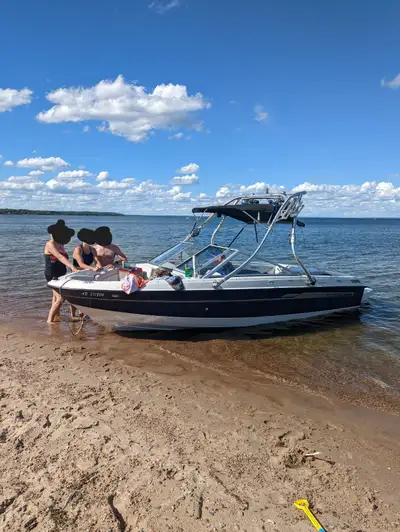 3L Mercruiser 135HP (fresh oil change) Brand new 4-blade Turning Point prop Roswell bimini top Roswe...