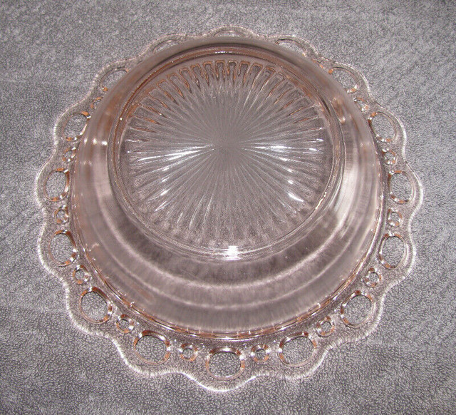 Pink Depression Glass Open Lace Edge Lg&Sm Bowls & Platter 3PC in Arts & Collectibles in Saint John - Image 3