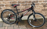 Trek Superfly 24 kids mountain bike